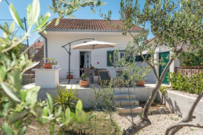 Modernes Ferienhaus mit Terrasse und Meerblick